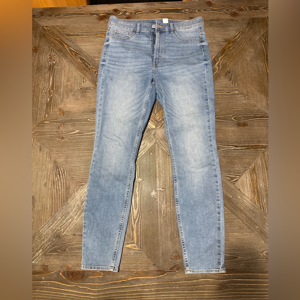 H&M Light Blue Skinny Jeans - Fitted Stretch Denim